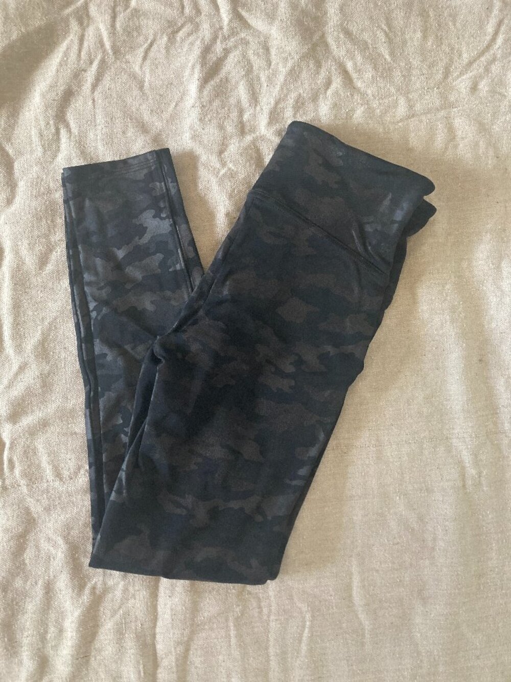 Spanx Faux Leather Camo Leggings size Mp